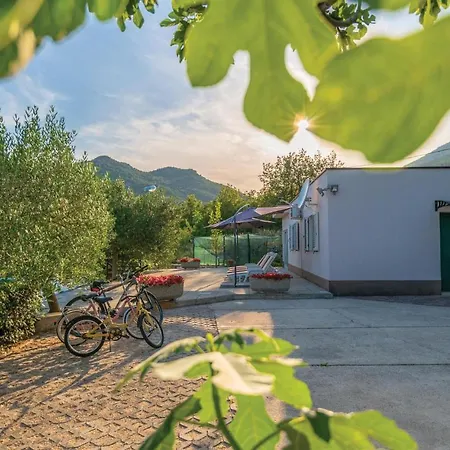 Сasa de vacaciones In With Kitchen Vrgorac